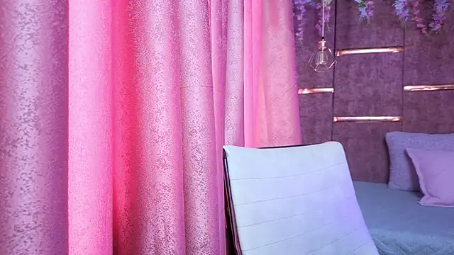 AuroraLanee  online show from November 14, 2025, 6:22 pm