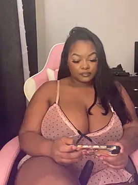 Fxncymuse online show from April 22, 2026, 4:14 pm