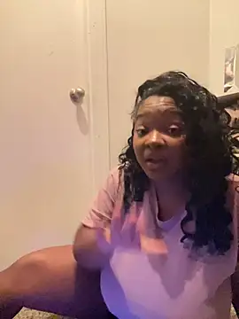 Fxncymuse online show from April 21, 2026, 4:52 am