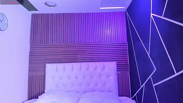 ZarinaWynne online show from April 3, 2026, 1:06 pm