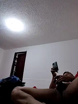 themorenofit08 online show from April 25, 2026, 1:41 pm