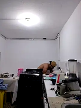 themorenofit08 online show from April 15, 2026, 11:05 pm