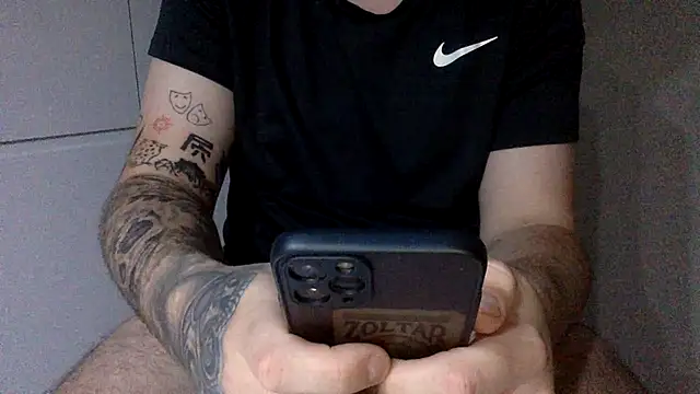 Snapshot of BigLee999 chatting on November 6, 2025, 10:47 pm BigLee999 online show from November 6, 2025, 10:47 pm