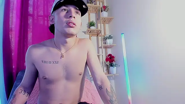 latiin boy21 online show from November 8, 2025, 5:38 pm