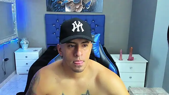 TeylorTompson online show from November 7, 2025, 12:53 pm