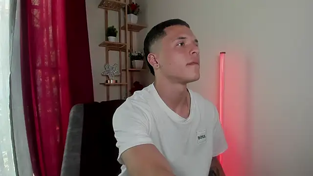 Snapshot of damian_vega13 chatting on November 7, 2025, 6:01 pm damian vega13 online show from November 7, 2025, 6:01 pm