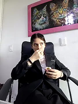 Snapshot of emilygrooe chatting on February 26, 2026, 7:14 pm emilygrooe online show from February 26, 2026, 7:14 pm