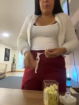 LorieFerrer online show from September 18, 2025, 1:14 pm