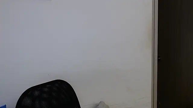 LorieFerrer online show from March 8, 2025, 1:03 pm