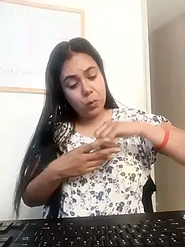 LorieFerrer online show from February 8, 2025, 5:18 pm