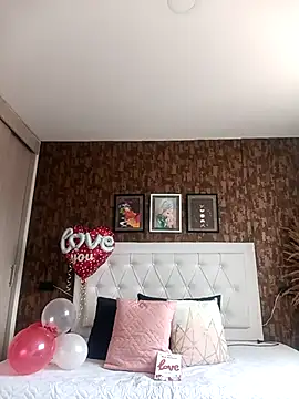 LorieFerrer online show from February 10, 2025, 5:19 pm