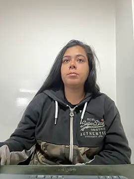 LorieFerrer online show from November 14, 2025, 1:04 pm