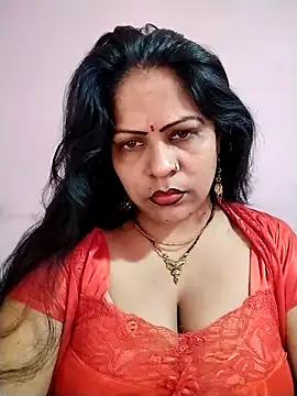 Snapshot of lovely__queen chatting on November 9, 2025, 9:02 am lovely queen online show from November 9, 2025, 9:02 am