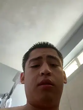 juiceloof online show from November 11, 2025, 9:42 pm