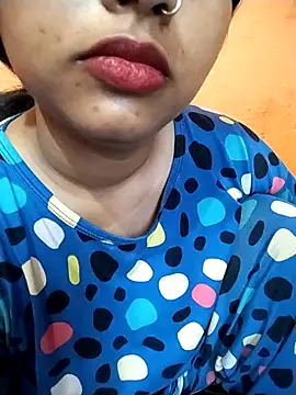 Sexy Divya   online show from April 7, 2026, 12:56 am