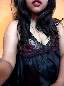 Sexy Divya   online show from March 25, 2026, 10:47 am