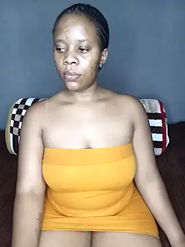 Snapshot of Emmylove-xr25 chatting on December 1, 2025, 1:01 pm Emmylove-xr25 online show from December 1, 2025, 1:01 pm