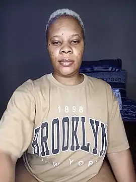 Snapshot of Emmylove-xr25 chatting on January 15, 2026, 7:45 am Emmylove-xr25 online show from January 15, 2026, 7:45 am