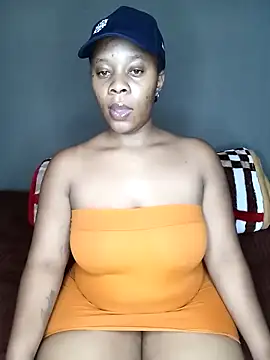 Snapshot of Emmylove-xr25 chatting on November 28, 2025, 5:07 am Emmylove-xr25 online show from November 28, 2025, 5:07 am