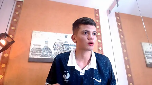 Lucian Mills online show from November 8, 2025, 11:19 pm