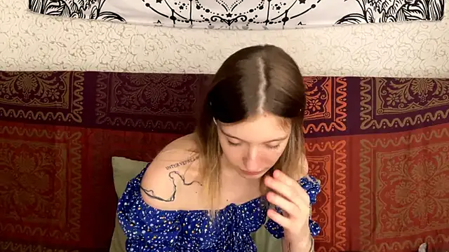 Snapshot of LuisParizo chatting on November 8, 2025, 11:58 am LuisParizo online show from November 8, 2025, 11:58 am