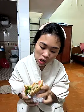 Lynly k2 online show from March 30, 2026, 12:34 am