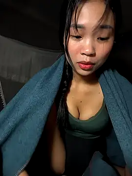 Snapshot of Lynly_k2 chatting on November 12, 2025, 12:59 am Lynly k2 online show from November 12, 2025, 12:59 am