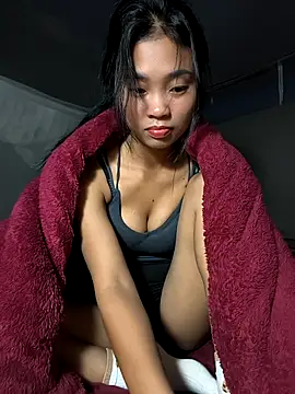 Snapshot of Lynly_k2 chatting on November 15, 2025, 1:04 pm Lynly k2 online show from November 15, 2025, 1:04 pm