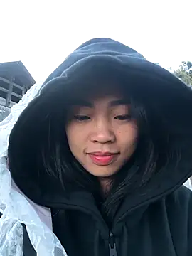 Snapshot of Lynly_k2 chatting on November 26, 2025, 12:32 am Lynly k2 online show from November 26, 2025, 12:32 am