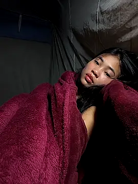 Lynly k2 online show from February 10, 2026, 12:09 am