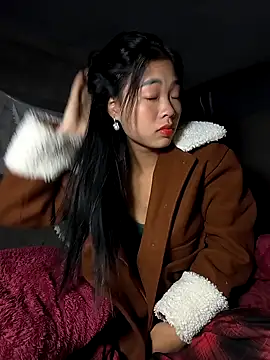 Snapshot of Lynly_k2 chatting on November 30, 2025, 12:33 am Lynly k2 online show from November 30, 2025, 12:33 am