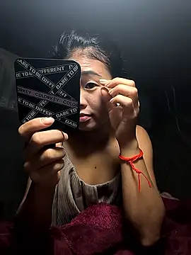 Snapshot of Lynly_k2 chatting on January 9, 2026, 2:40 am Lynly k2 online show from January 9, 2026, 2:40 am