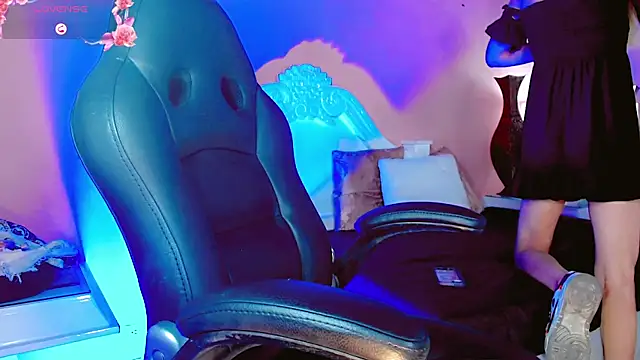 AnnaRouseQueen online show from February 24, 2026, 8:10 pm