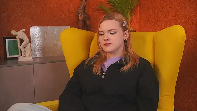 TomasaTroutner online show from November 12, 2025, 12:42 pm