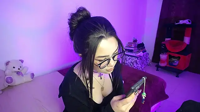  Pariiss online show from April 9, 2026, 10:49 pm