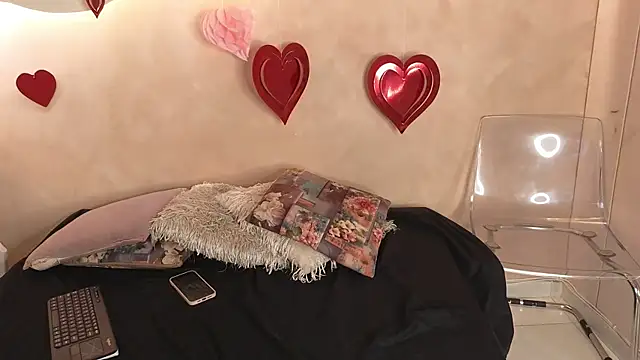 Snapshot of BellaRooux chatting on March 3, 2026, 11:50 am BellaRooux online show from March 3, 2026, 11:50 am