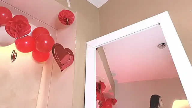 Snapshot of BellaRooux chatting on February 16, 2026, 1:54 pm BellaRooux online show from February 16, 2026, 1:54 pm