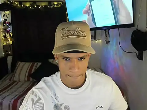 JUANBIGCOCK21CM online show from August 4, 2026, 2:32 pm