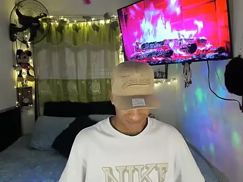 JUANBIGCOCK21CM online show from June 24, 2026, 11:57 pm