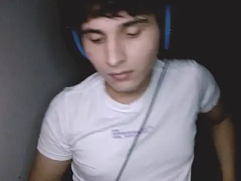 Snapshot of suggarboy03 chatting on November 15, 2025, 4:16 am suggarboy03 online show from November 15, 2025, 4:16 am