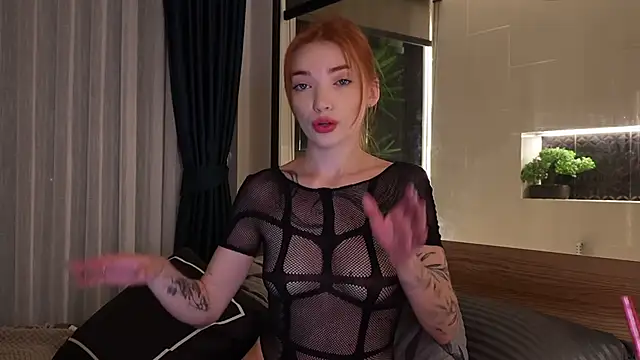 LinaaVelle online show from July 8, 2026, 10:54 pm