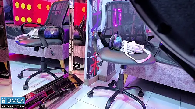 sofia sstonee  online show from December 19, 2025, 11:01 am