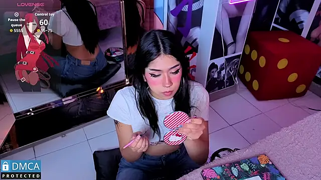 sofia sstonee  online show from November 28, 2025, 12:27 pm