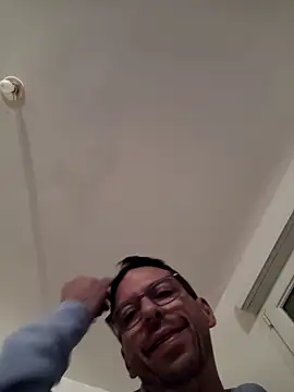 Olifesse online show from November 7, 2025, 11:30 pm