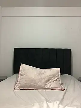 Vianca Costt online show from April 16, 2026, 5:19 am