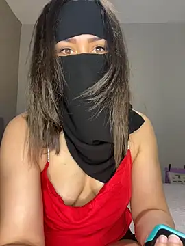 dinaaarich11 online show from April 3, 2026, 2:12 pm