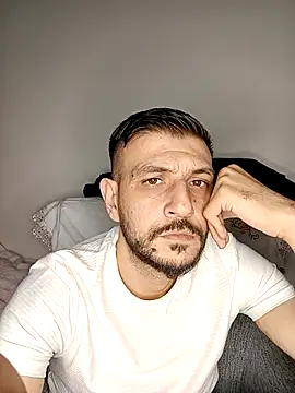 Snapshot of Red_dewilll chatting on November 9, 2025, 7:51 pm Red dewilll online show from November 9, 2025, 7:51 pm