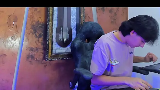 tom hot20 online show from November 19, 2025, 12:16 pm