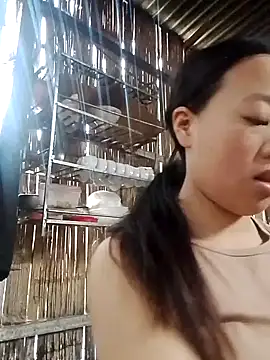 Snapshot of Yumiik2kk chatting on November 19, 2025, 12:43 am Yumiik2kk online show from November 19, 2025, 12:43 am