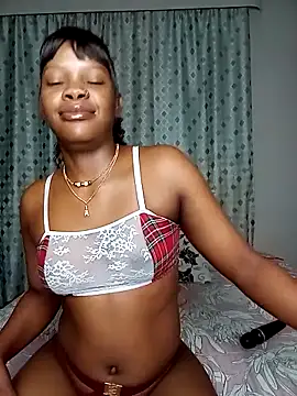 Snapshot of Eve_Scarlet chatting on February 16, 2026, 9:02 pm Eve Scarlet online show from February 16, 2026, 9:02 pm